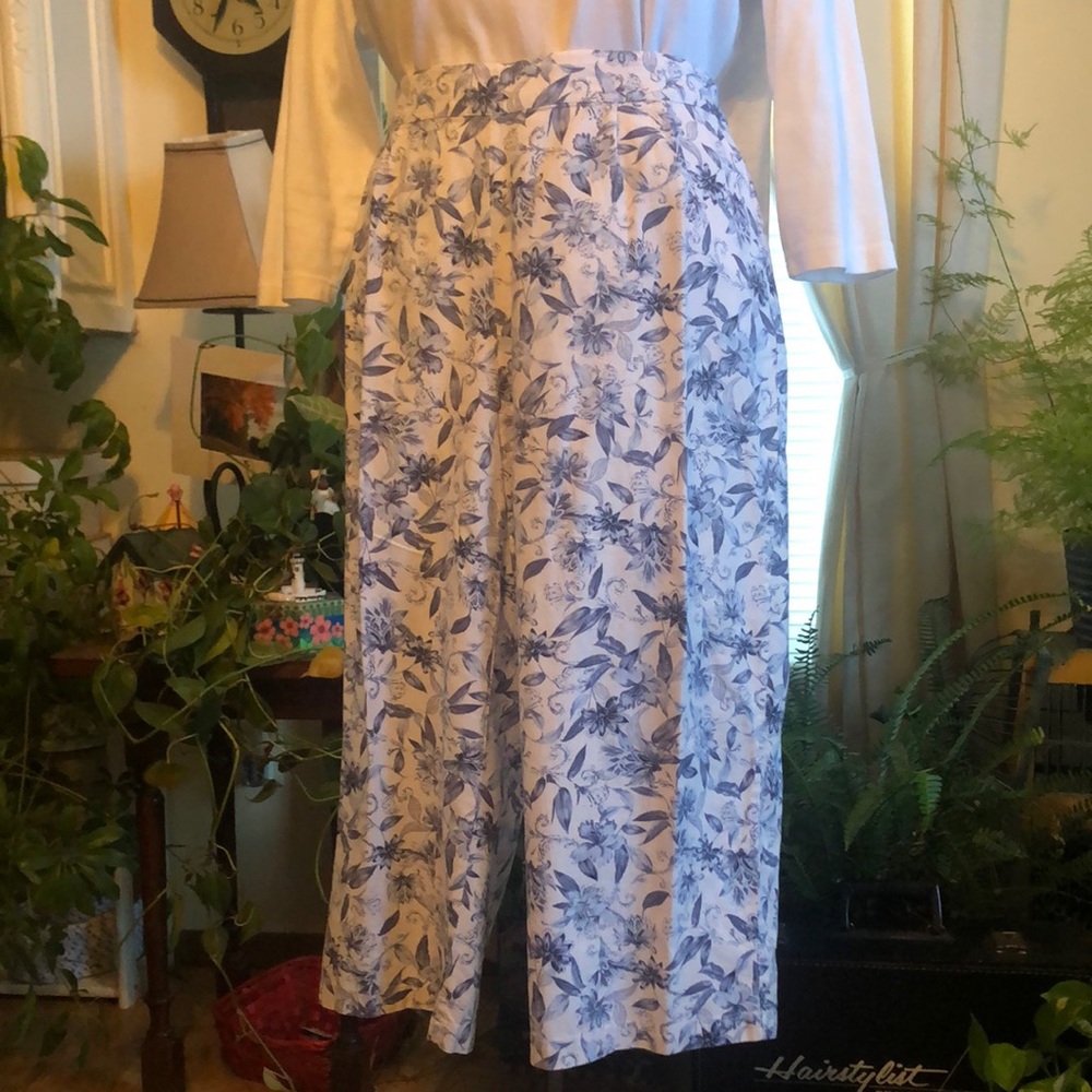 Christopher & Banks XL Floral Linen/Rayon Pants. 4-Pockets. Full leg